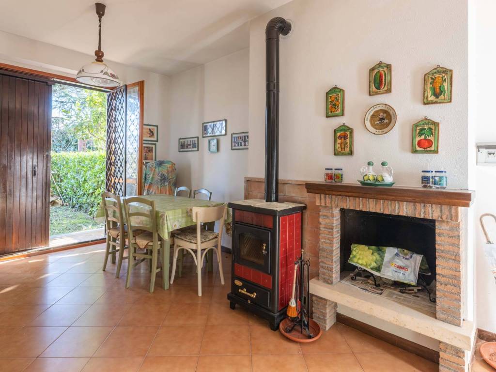 appartamento in vendita a Torricella in Sabina in zona Ornaro