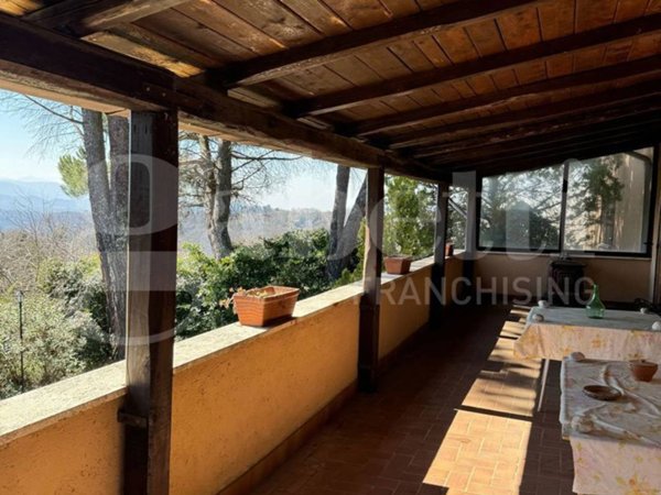 casa indipendente in vendita a Torricella in Sabina