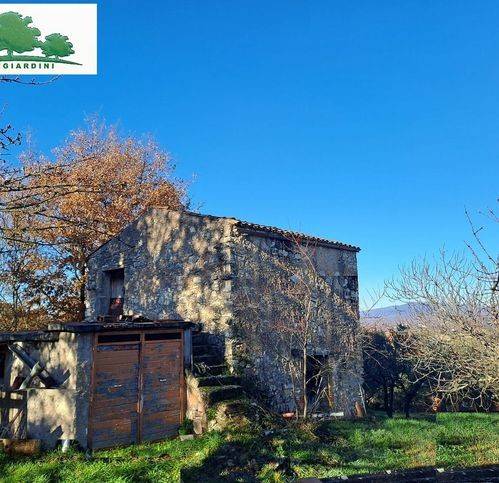 casa indipendente in vendita a Torricella in Sabina in zona Oliveto