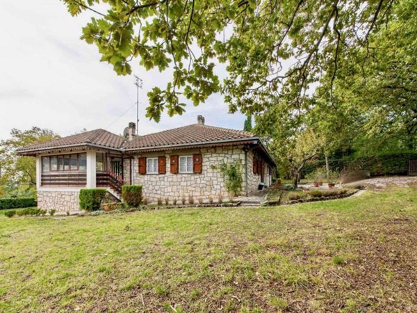 casa indipendente in vendita a Torricella in Sabina