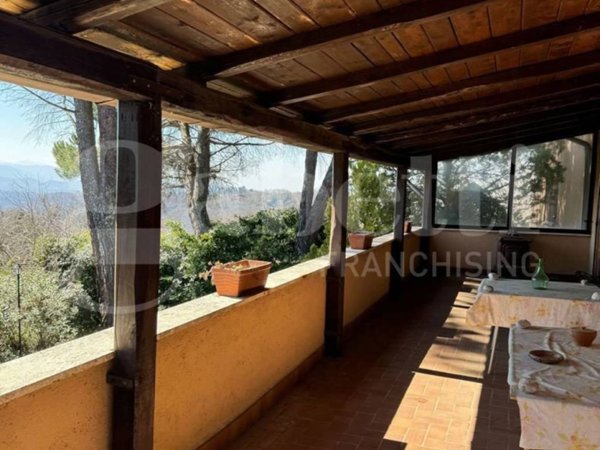 casa indipendente in vendita a Torricella in Sabina in zona Vallicelli