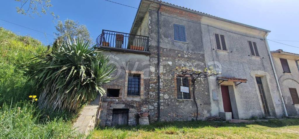 appartamento in vendita a Torricella in Sabina in zona Ornaro
