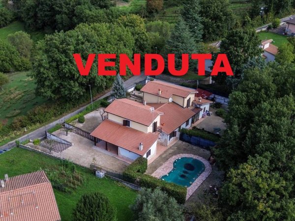 casa indipendente in vendita a Torricella in Sabina in zona Ornaro
