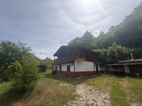 villa in vendita a Torricella in Sabina in zona Ornaro