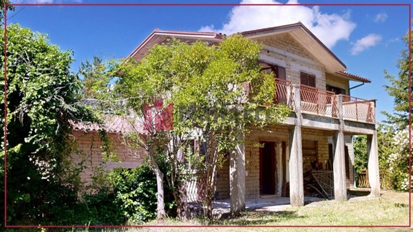casa indipendente in vendita a Torricella in Sabina in zona Ornaro