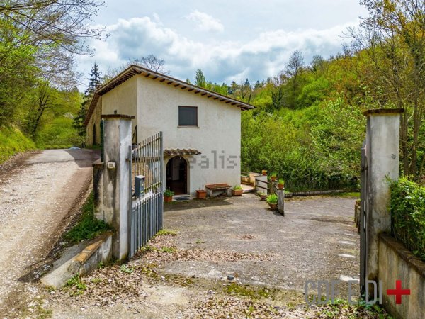 casa indipendente in vendita a Torricella in Sabina in zona Vallicelli