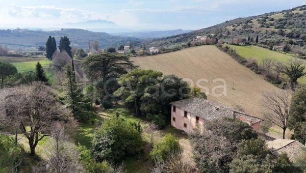 locale di sgombero in vendita a Torri in Sabina
