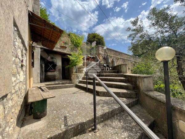 casa indipendente in vendita a Torri in Sabina