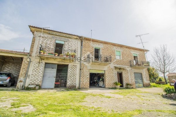 casa indipendente in vendita a Torri in Sabina