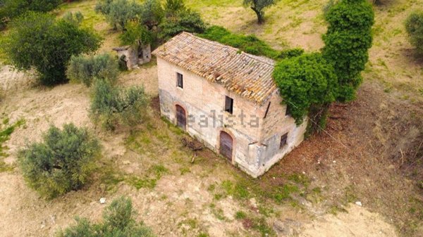 pentavano in vendita a Torri in Sabina