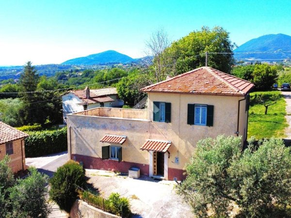 casa indipendente in vendita a Torri in Sabina