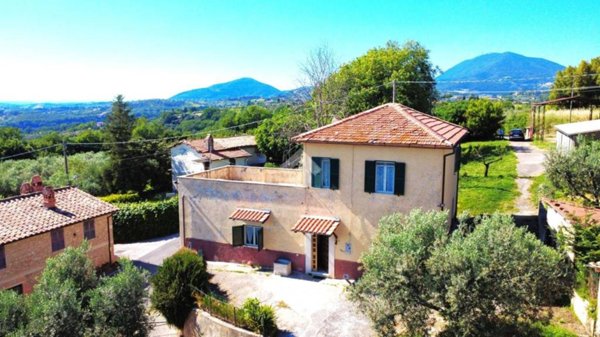casa indipendente in vendita a Torri in Sabina