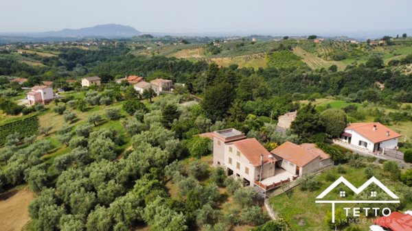 casa indipendente in vendita a Torri in Sabina
