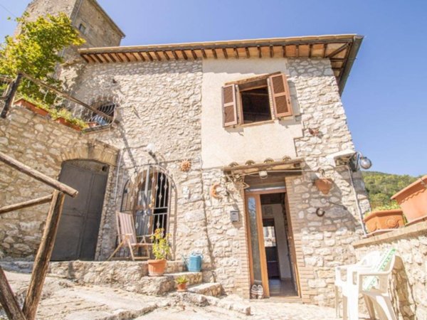casa indipendente in vendita a Torri in Sabina