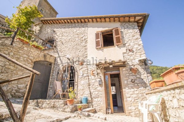 casa indipendente in vendita a Torri in Sabina