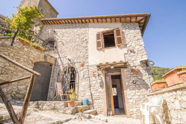 casa indipendente in vendita a Torri in Sabina