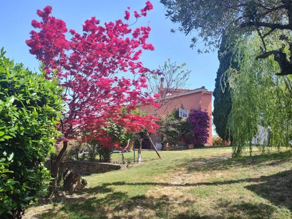 casa indipendente in vendita a Torri in Sabina
