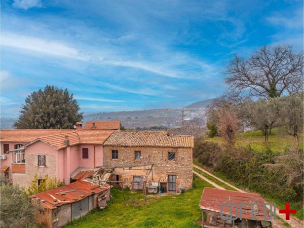 casa indipendente in vendita a Torri in Sabina