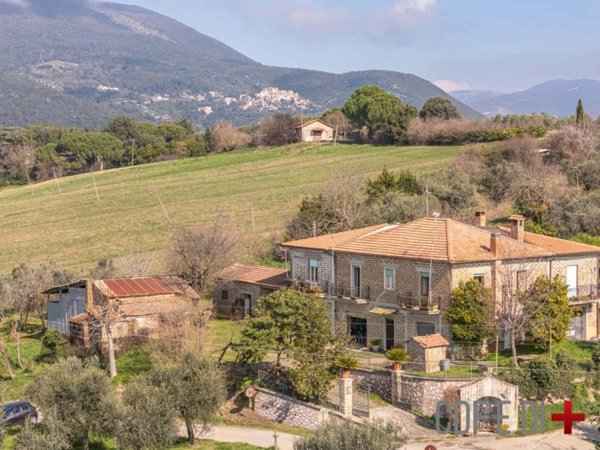 casa indipendente in vendita a Torri in Sabina