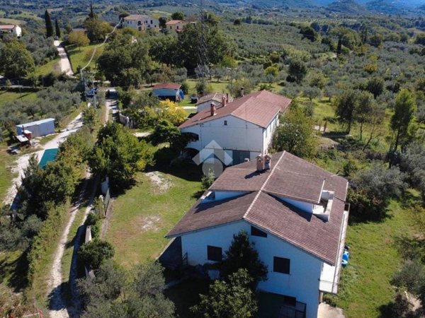 casa indipendente in vendita a Torri in Sabina