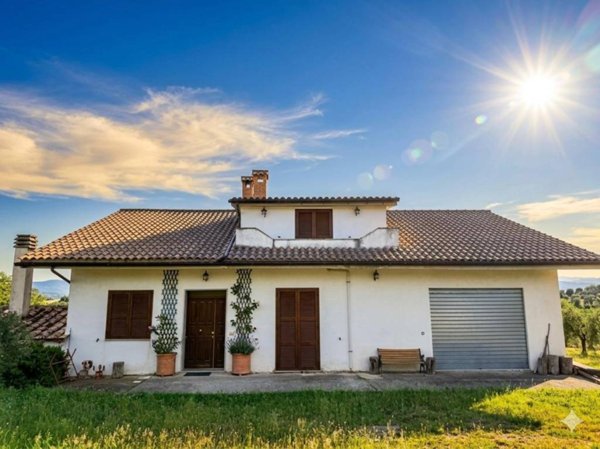 casa indipendente in vendita a Torri in Sabina