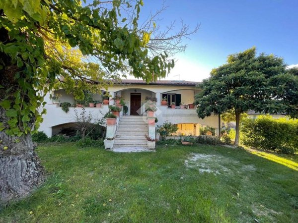 casa indipendente in vendita a Torri in Sabina