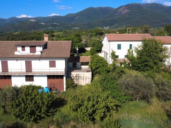 casa indipendente in vendita a Torri in Sabina