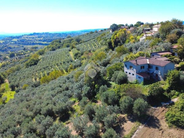 casa indipendente in vendita a Torri in Sabina