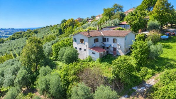 casa indipendente in vendita a Torri in Sabina