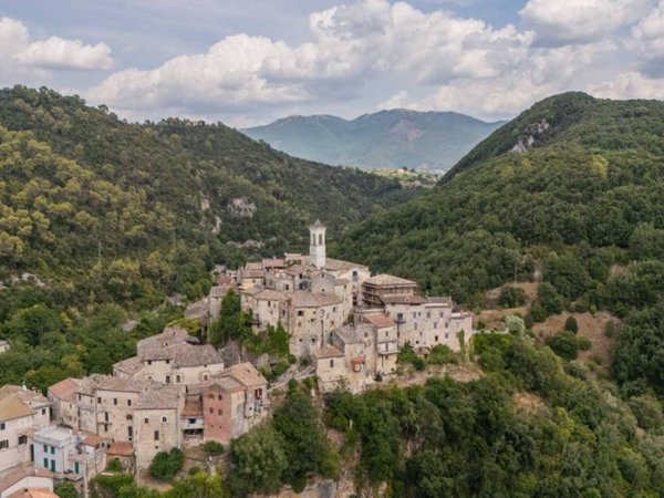 casa indipendente in vendita a Torri in Sabina
