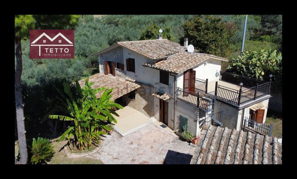 casa indipendente in vendita a Torri in Sabina