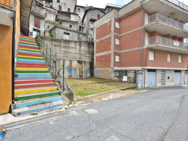 casa indipendente in vendita a Turania