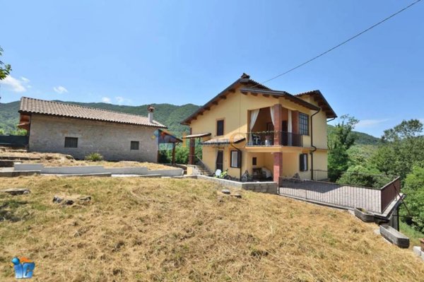 casa indipendente in vendita a Turania