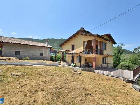 casa indipendente in vendita a Turania