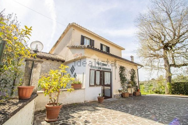 casa semindipendente in vendita a Vacone
