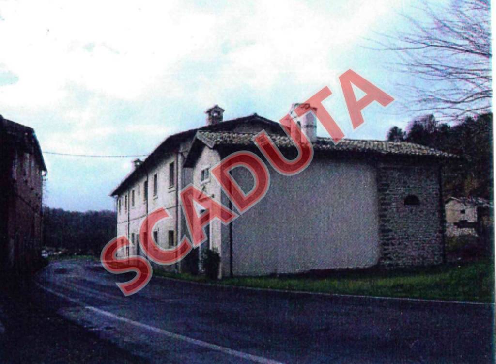 locale commerciale in vendita a Vacone