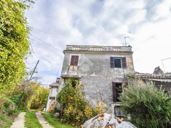 casa indipendente in vendita a Vacone