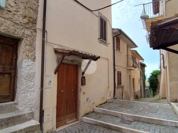 casa indipendente in vendita ad Affile