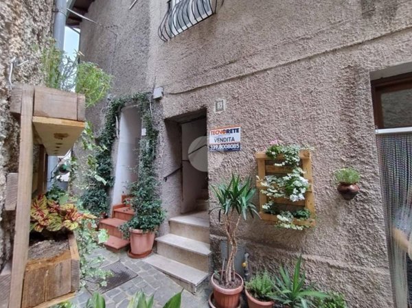 appartamento in vendita ad Affile