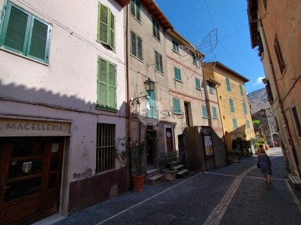casa semindipendente in vendita ad Affile
