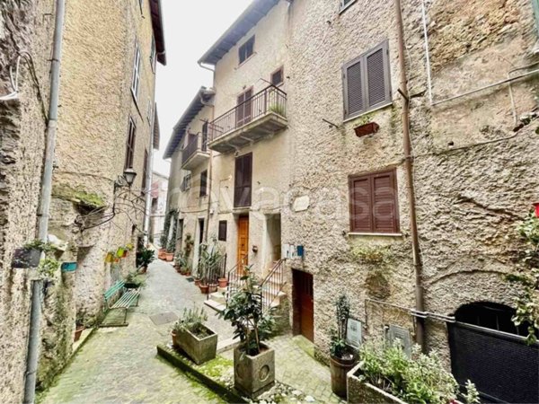 appartamento in vendita ad Affile