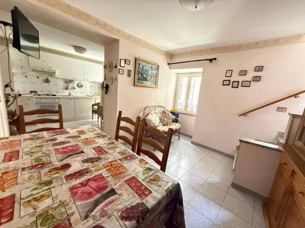 appartamento in vendita ad Affile
