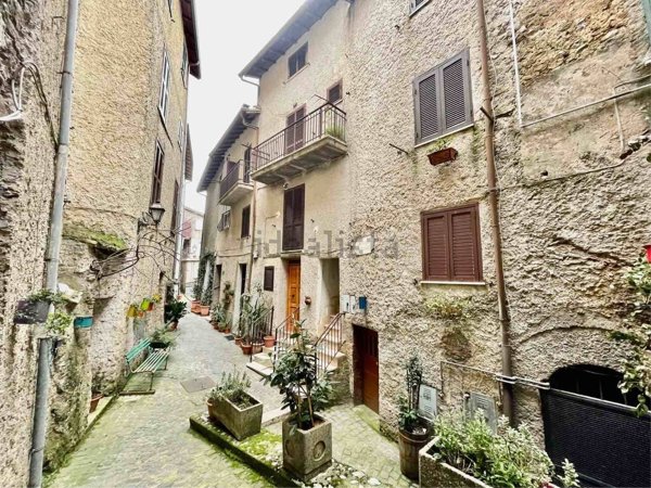 appartamento in vendita ad Affile