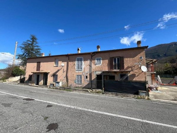 appartamento in vendita ad Agosta in zona Madonna della Pace