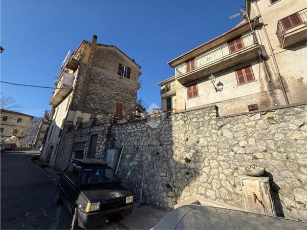 appartamento in vendita ad Agosta