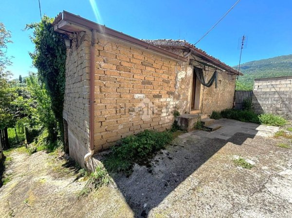 appartamento in vendita ad Agosta in zona Tostini