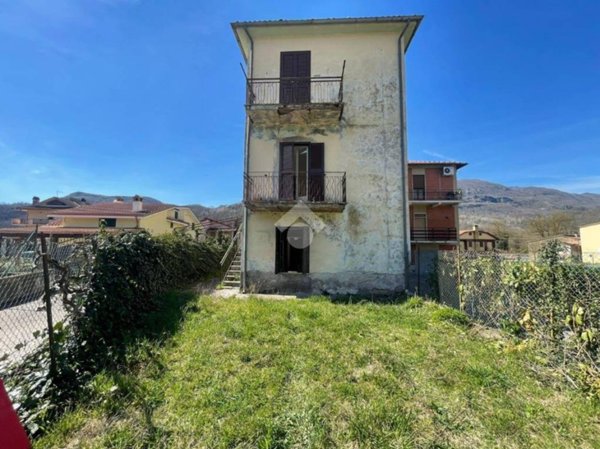 appartamento in vendita ad Agosta in zona Tostini