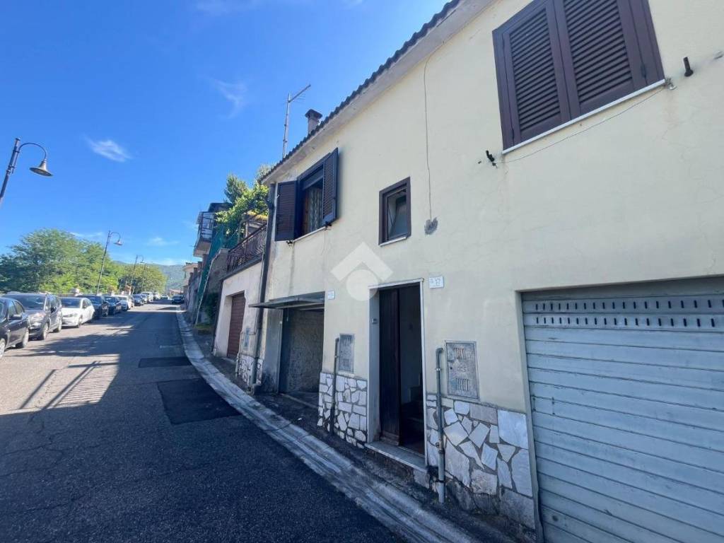 appartamento in vendita ad Agosta