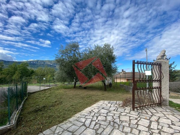 appartamento in vendita ad Agosta in zona Tostini