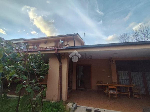 casa indipendente in vendita ad Agosta